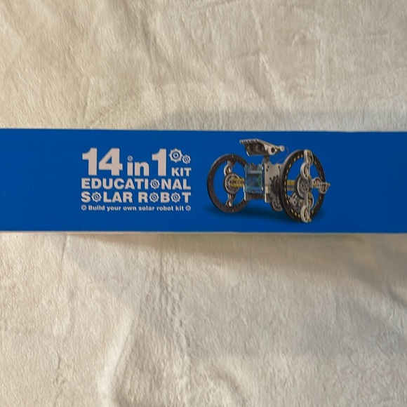 New Solar Robot Kit. - Picture 3 of 7